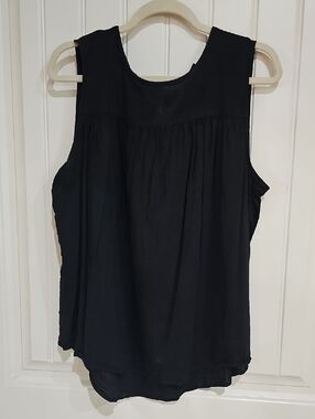 Sonoma Sleeveless Black Top